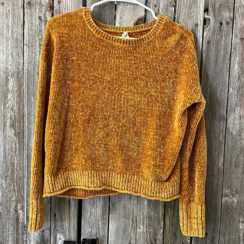 Mustard yellow Mudd sweater